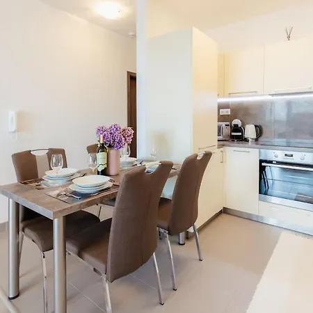 Apartmán Perla Ruzinova With Balcony