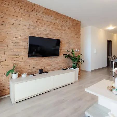 Apartmán Perla Ruzinova With Balcony *