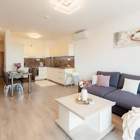 Apartmán Perla Ruzinova With Balcony *